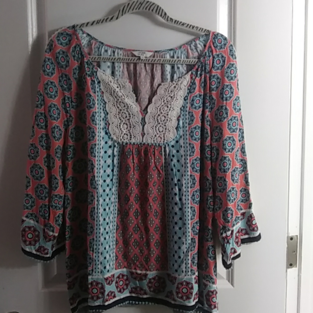 Crown & ivy top size large
